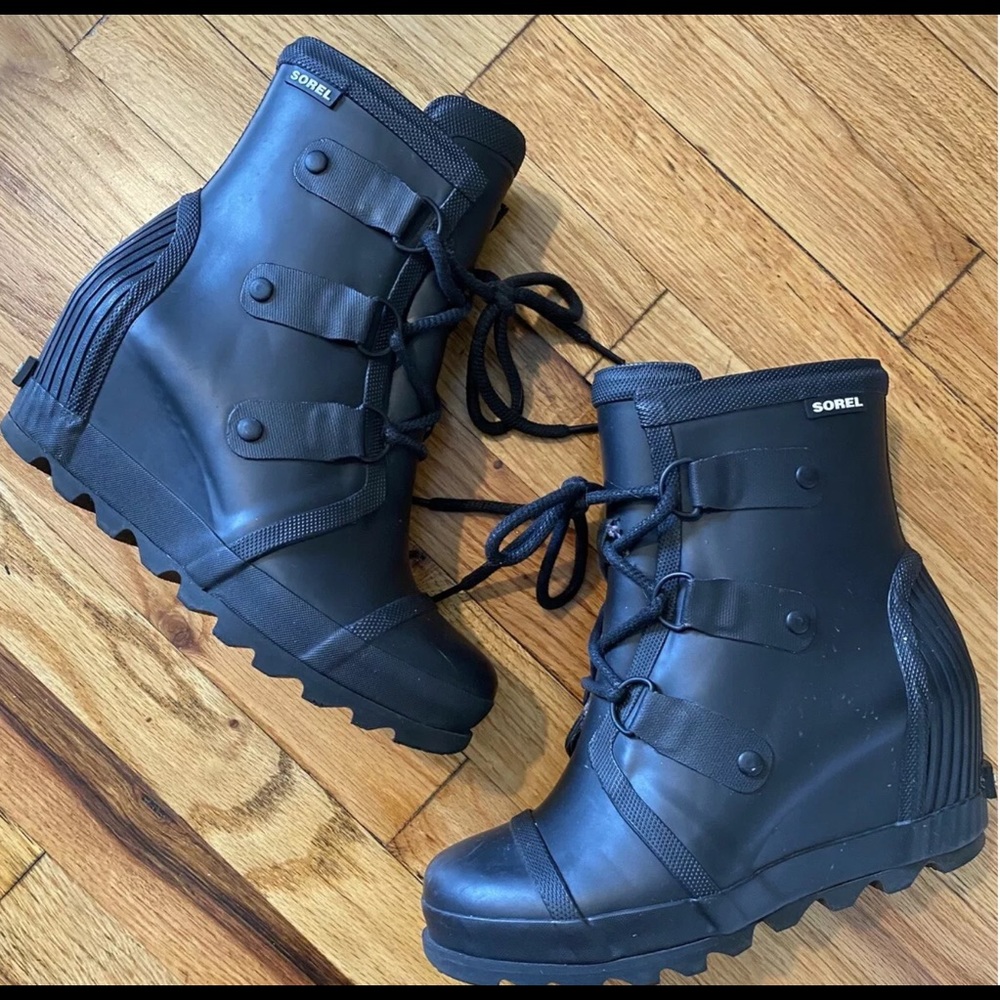EUC Sorel Joan Rain Wedge 7.5